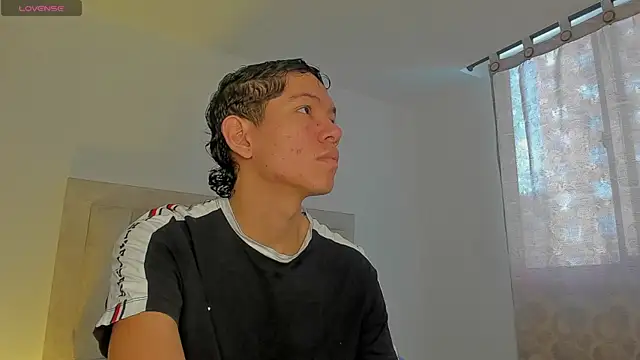 JulianRose 1 online show from September 9, 12:37 pm