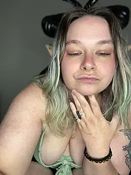 Snapshot of kitten0760 chatting on June 22, 7:00 pm kitten0760 online show from June 22, 7:00 pm