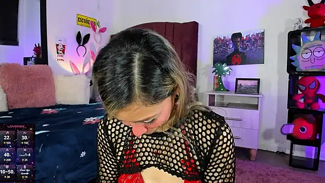 Snapshot of alisson_zafiro_ chatting on February 10, 9:14 am alisson zafiro online show from February 10, 9:14 am