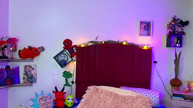 alisson zafiro  online show from February 19, 3:24 am