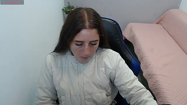 Snapshot of valerie_diaz1 chatting on February 9, 1:59 pm valerie diaz1 online show from February 9, 1:59 pm