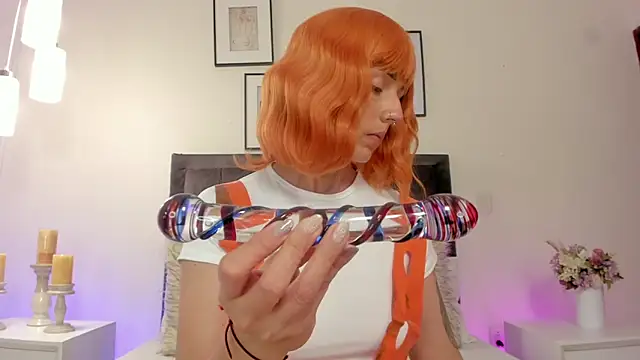 helen mooree online show from November 8, 1:11 pm