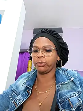 Melanie candy  online show from March 18, 7:20 pm