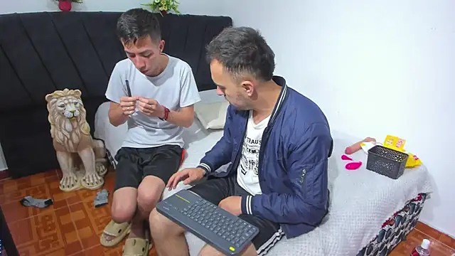 big-dicktop23 online show from December 4, 3:27 am