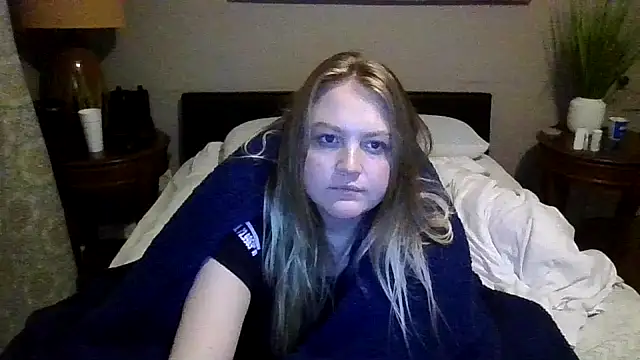 PhatAssBlond online show from December 16, 2:05 pm