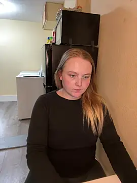 PhatAssBlond online show from February 5, 11:17 pm