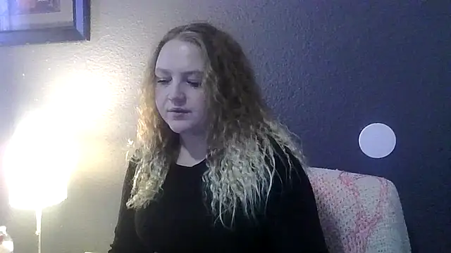 PhatAssBlond online show from February 25, 5:15 pm