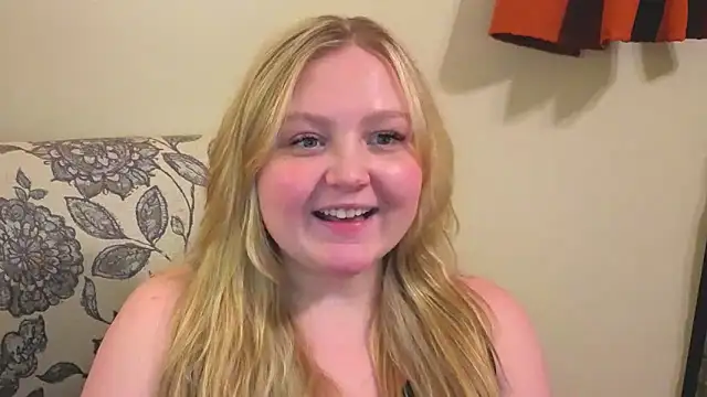 PhatAssBlond online show from April 18, 12:03 am