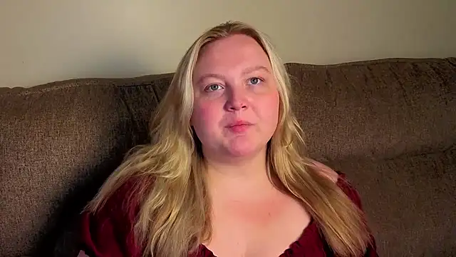 Snapshot of PhatAssBlond chatting on July 27, 3:52 pm PhatAssBlond online show from July 27, 3:52 pm