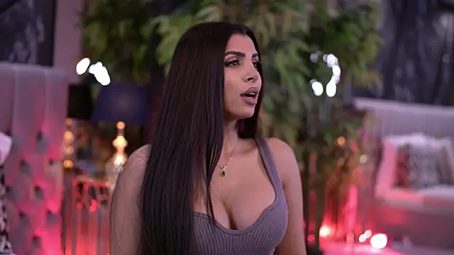 NicoleCellini online show from December 22, 5:32 pm