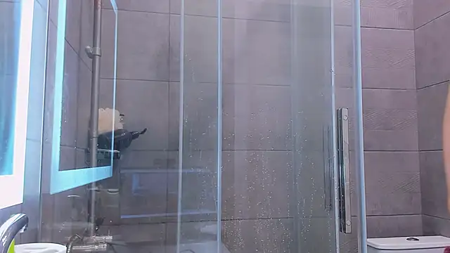 Melanie Angel online show from January 29, 5:35 pm