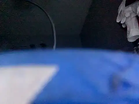 Snapshot of Amarok39 chatting on October 5, 8:45 am Amarok39 online show from October 5, 8:45 am