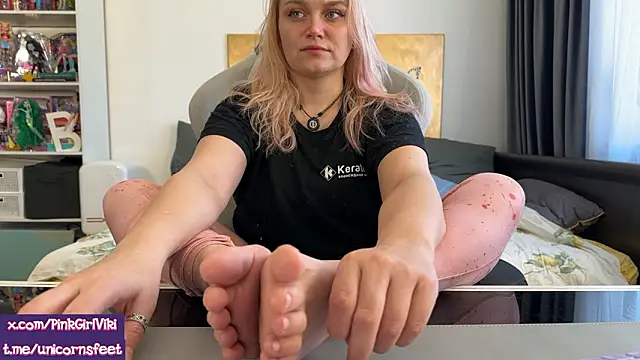 unicornsfeet online show from March 10, 9:58 am