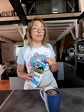 Jade Emeraud online show from April 21, 8:20 am