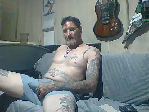 Snapshot of 2Hot2gether69 chatting on October 20, 6:25 am 2Hot2gether69 online show from October 20, 6:25 am