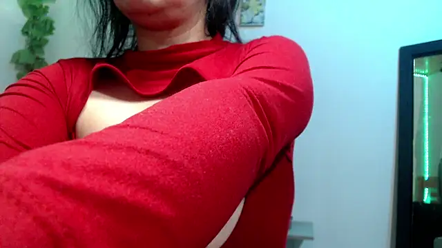 Snapshot of Donniia chatting on June 25, 4:00 pm Donniia online show from June 25, 4:00 pm