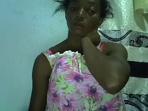 Snapshot of ElianeHot chatting on February 6, 2:33 am ElianeHot online show from February 6, 2:33 am