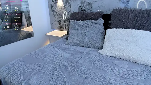 LIZ HOLMES online show from October 9, 12:03 pm