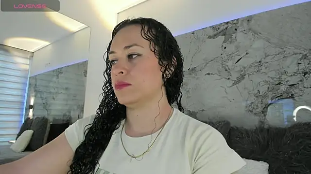 LIZ HOLMES online show from October 11, 11:31 am