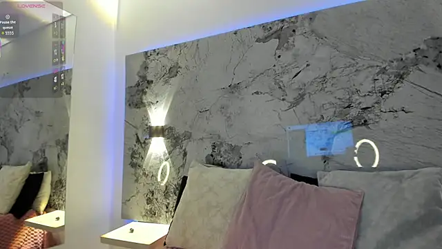 LIZ HOLMES online show from February 23, 11:18 am