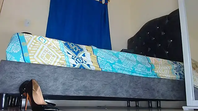 Valenn rey online show from February 15, 2:55 pm