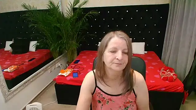 Lilly hott online show from January 6, 7:17 pm