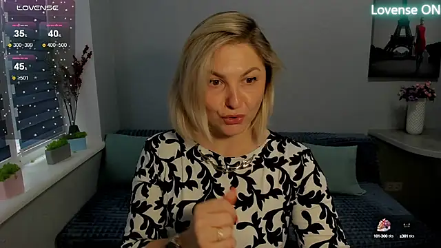 Snapshot of sweet___margaret chatting on February 15, 12:01 pm sweet   margaret online show from February 15, 12:01 pm
