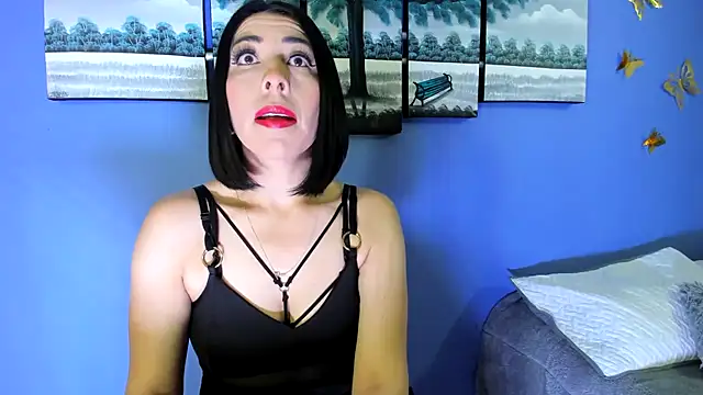 Snapshot of AdelleLennox_cg chatting on February 17, 10:18 am AdelleLennox cg online show from February 17, 10:18 am