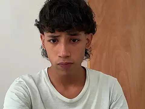 Ostin18hot online show from February 24, 7:23 pm