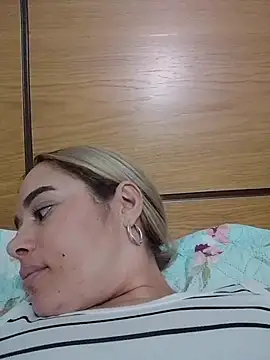 Snapshot of Amelia1_ chatting on June 4, 1:22 am Amelia1 online show from June 4, 1:22 am