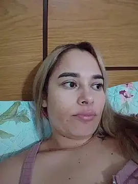 Snapshot of Amelia1_ chatting on June 8, 10:43 pm Amelia1 online show from June 8, 10:43 pm