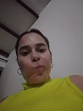 Snapshot of Amelia1_ chatting on August 1, 12:21 am Amelia1 online show from August 1, 12:21 am