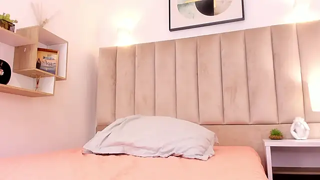 Anniie Queen online show from February 20, 2:18 am