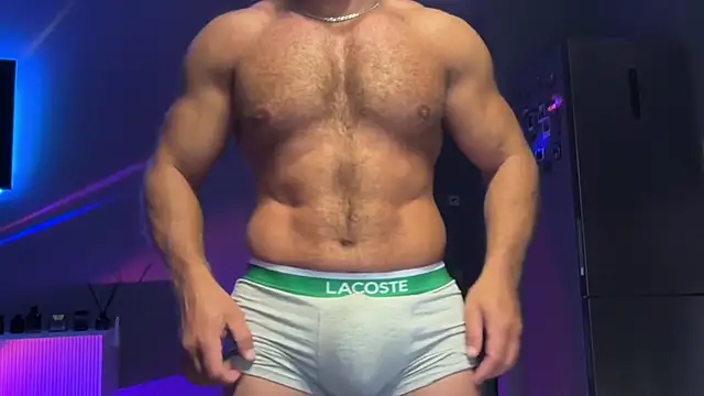 KarlosRichi online show from November 12, 3:40 am