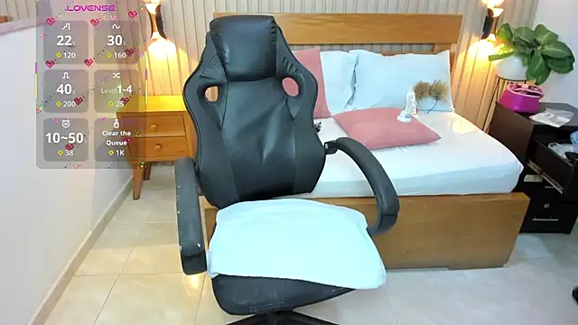 luciana ballesteros  online show from March 27, 12:27 pm