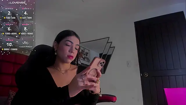 FaloonRoussel online show from December 3, 6:28 pm