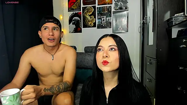 Snapshot of ethan_chloeee chatting on March 19, 4:05 am ethan chloeee online show from March 19, 4:05 am