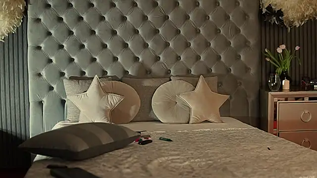 AmelyNoir online show from March 4, 9:00 pm