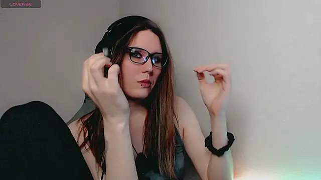 tracy cooper online show from February 6, 11:15 pm