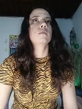 Snapshot of lovely_kitt chatting on June 6, 4:39 am lovely kitt online show from June 6, 4:39 am