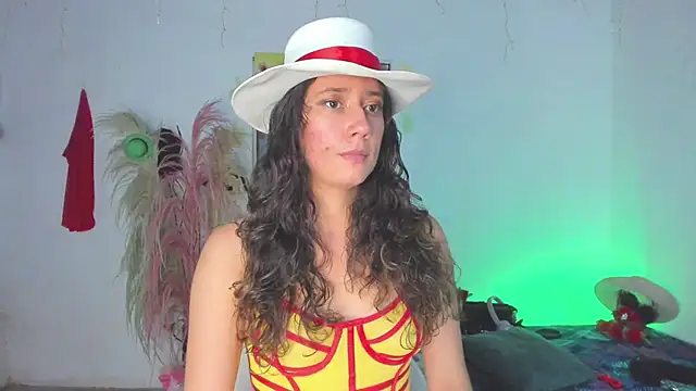 Snapshot of lovely_kitt chatting on June 15, 12:13 am lovely kitt online show from June 15, 12:13 am