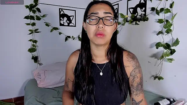 melanieecox online show from September 26, 8:18 am