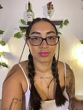melanieecox online show from June 5, 12:17 am