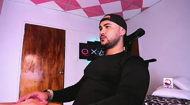 Sebas-hott online show from December 12, 2:59 am