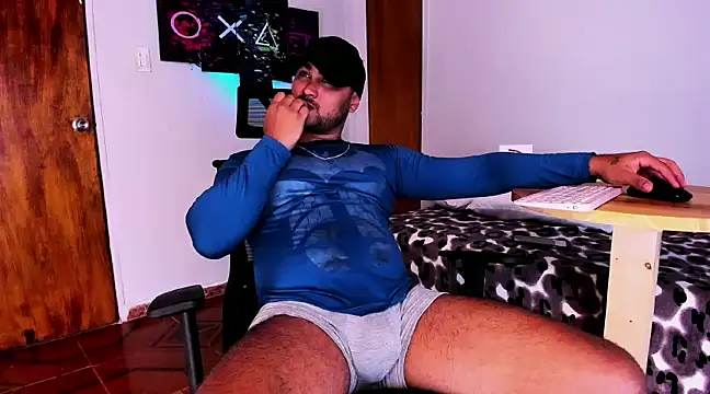 Sebas-hott online show from January 4, 6:19 am