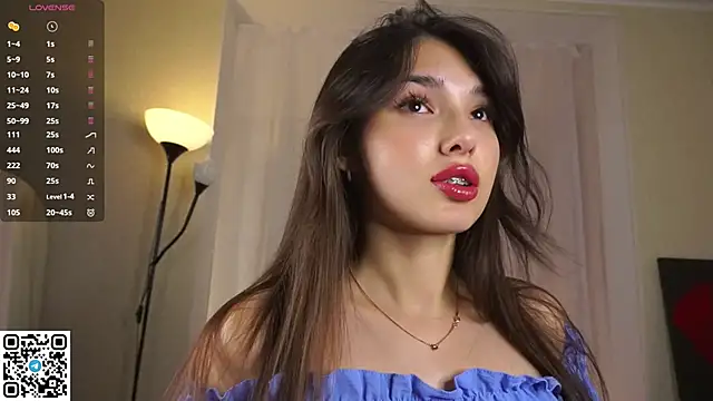 Snapshot of LoraAtcher chatting on September 27, 6:02 pm LoraAtcher online show from September 27, 6:02 pm