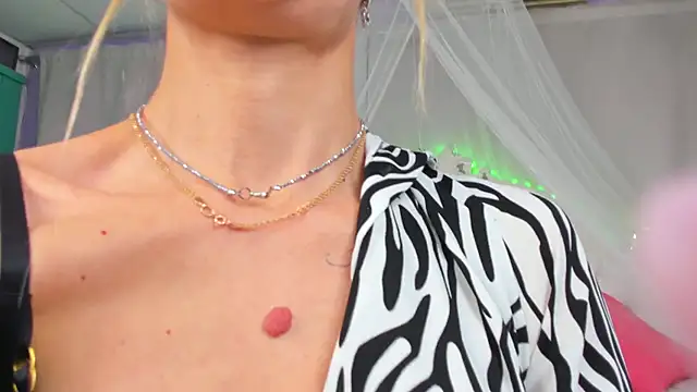 AlinaLovelyX online show from February 3, 4:35 am