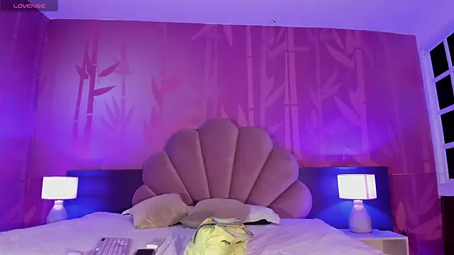 sabrinamilani online show from February 13, 12:13 am