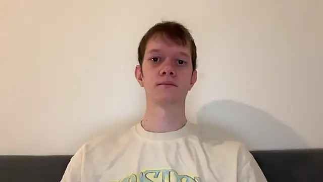 Snapshot of Cube933 chatting on October 31, 10:27 am Cube933 online show from October 31, 10:27 am