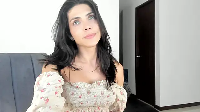 angelturned001 online show from March 6, 12:32 am